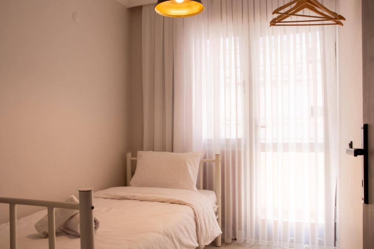 Gorgeous Flat With Balcony In Izmir Konak Apartment Екстериор снимка