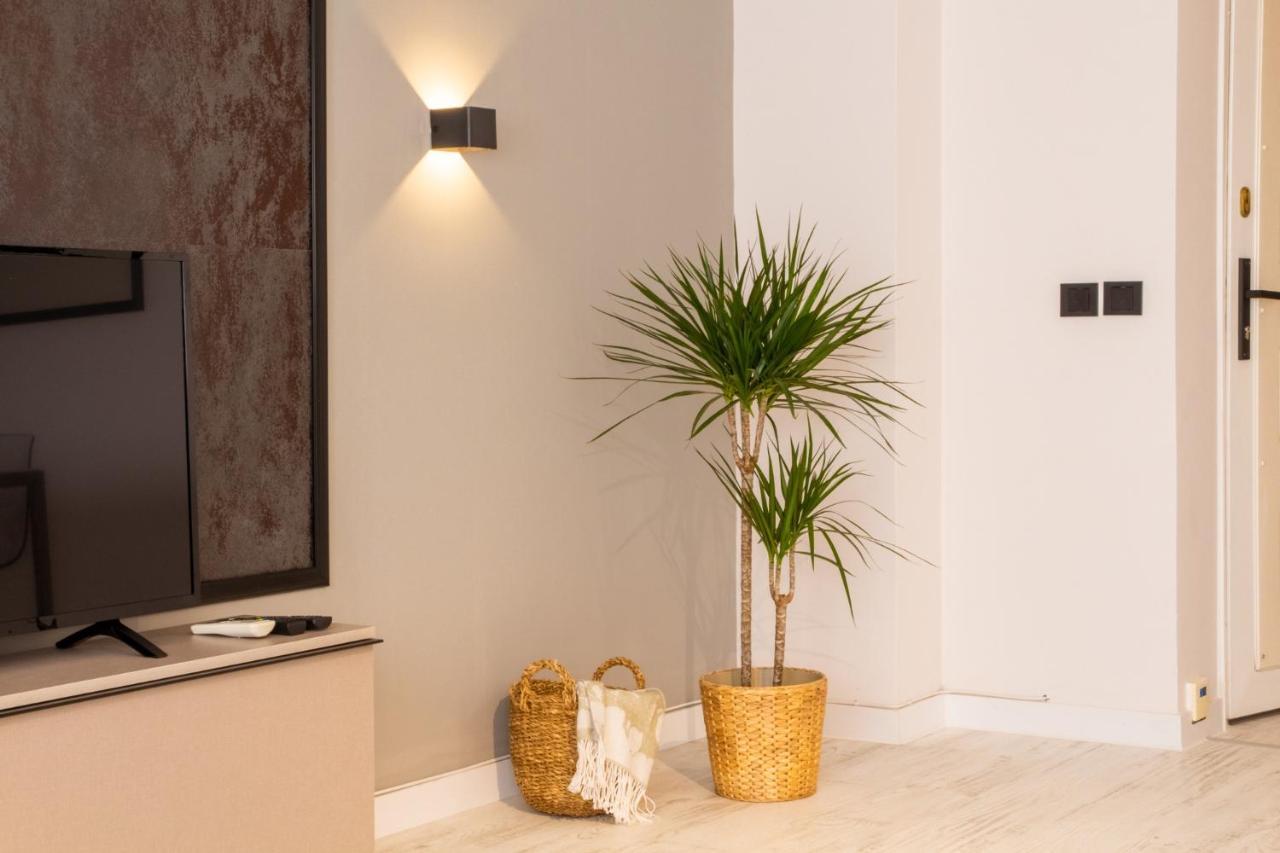 Gorgeous Flat With Balcony In Izmir Konak Apartment Екстериор снимка