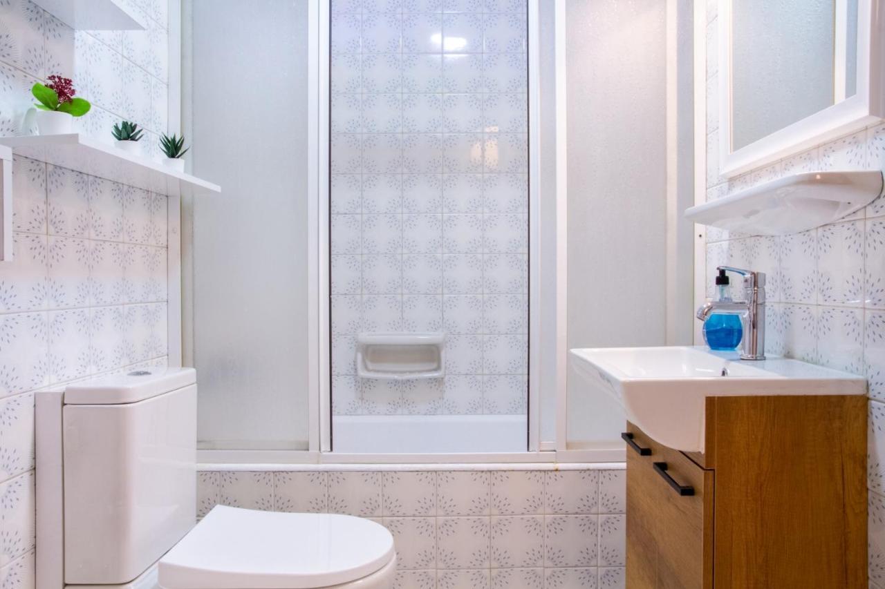 Gorgeous Flat With Balcony In Izmir Konak Apartment Екстериор снимка